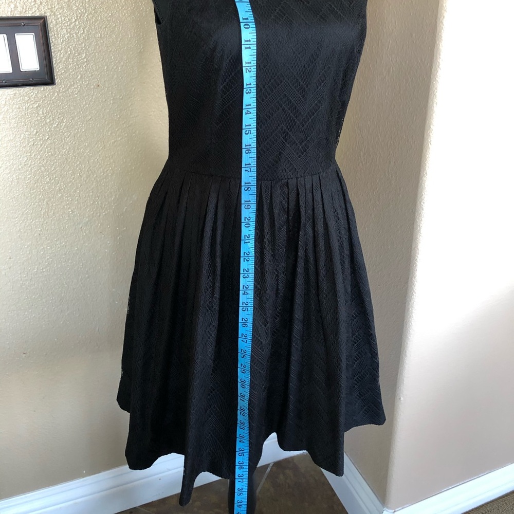 Cocktail lace dress black sleeveless New
